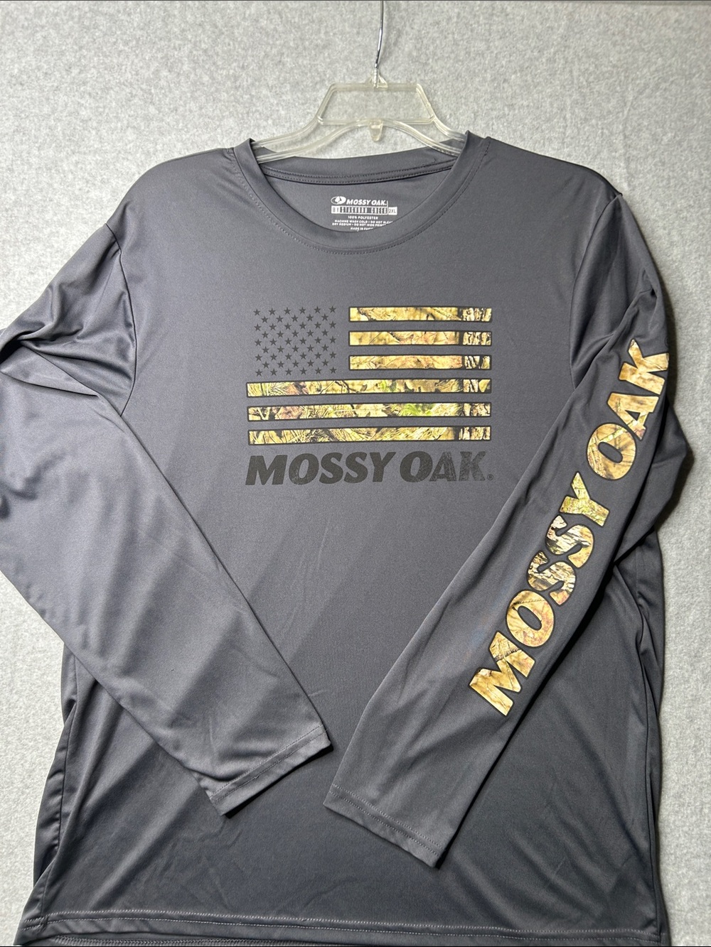 Mossy Oak‎ Black Long Sleeve Shirt with Camo American Flag